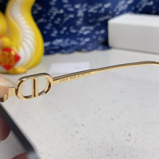 MONTAIGNE SUNGLASS 563192 IN GOLD METAL BROWN SMOKE LENSES
