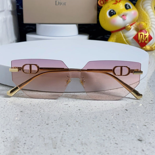 MONTAIGNE SUNGLASS 563191 IN GOLD METAL PINK SMOKE LENSES