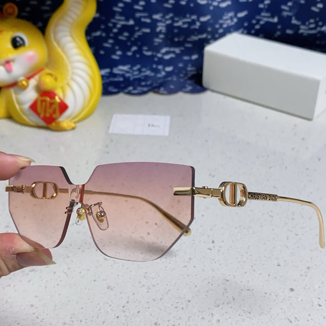 MONTAIGNE SUNGLASS 563191 IN GOLD METAL PINK SMOKE LENSES