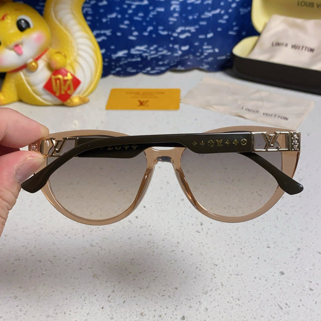 CAT EYE SUNGLASSES 567468 IN BROWN CLEAR ACETATE