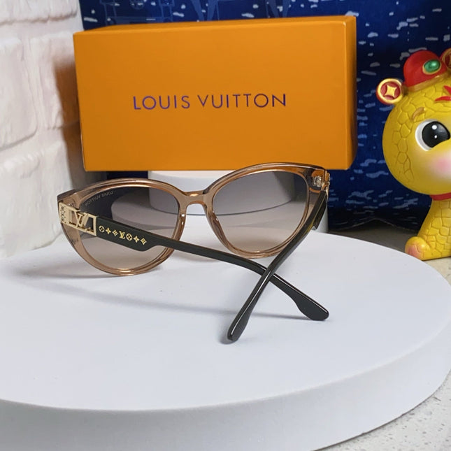 CAT EYE SUNGLASSES 567468 IN BROWN CLEAR ACETATE