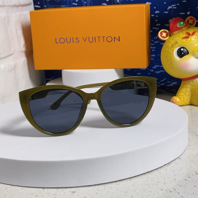 CAT EYE SUNGLASSES 567469 IN GREEN CLEAR ACETATE