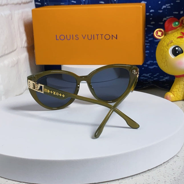 CAT EYE SUNGLASSES 567469 IN GREEN CLEAR ACETATE