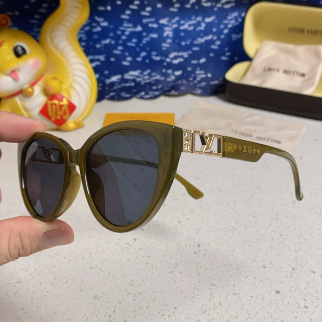CAT EYE SUNGLASSES 567469 IN GREEN CLEAR ACETATE