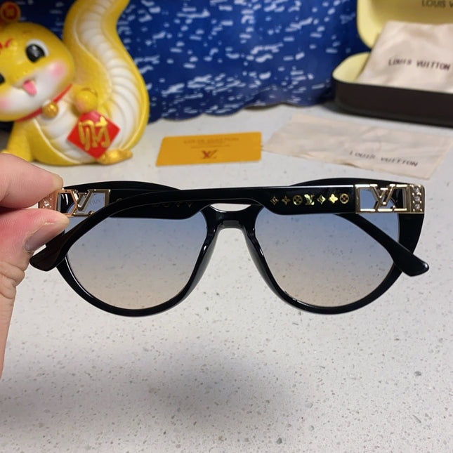 CAT EYE SUNGLASSES 567470 IN BLACK ACETATE GREY SMOKE LENS