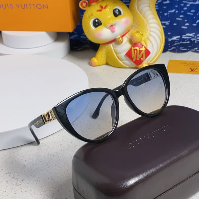 CAT EYE SUNGLASSES 567470 IN BLACK ACETATE GREY SMOKE LENS