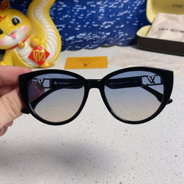 CAT EYE SUNGLASSES 567470 IN BLACK ACETATE GREY SMOKE LENS