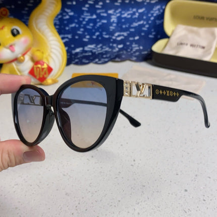 CAT EYE SUNGLASSES 567470 IN BLACK ACETATE GREY SMOKE LENS