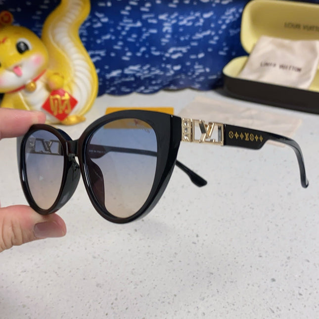 CAT EYE SUNGLASSES 567470 IN BLACK ACETATE GREY SMOKE LENS
