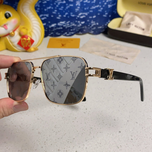 SIGNATURE SQUARE SUNGLASSES 567473 IN GOLD METAL MONOGRAM ON LENSES