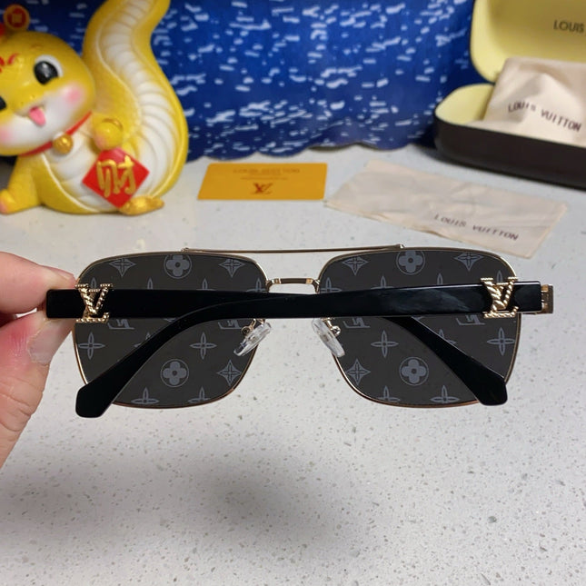 SIGNATURE SQUARE SUNGLASSES 567473 IN GOLD METAL MONOGRAM ON LENSES