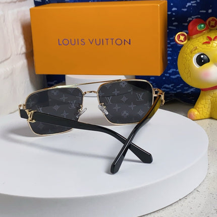 SIGNATURE SQUARE SUNGLASSES 567473 IN GOLD METAL MONOGRAM ON LENSES