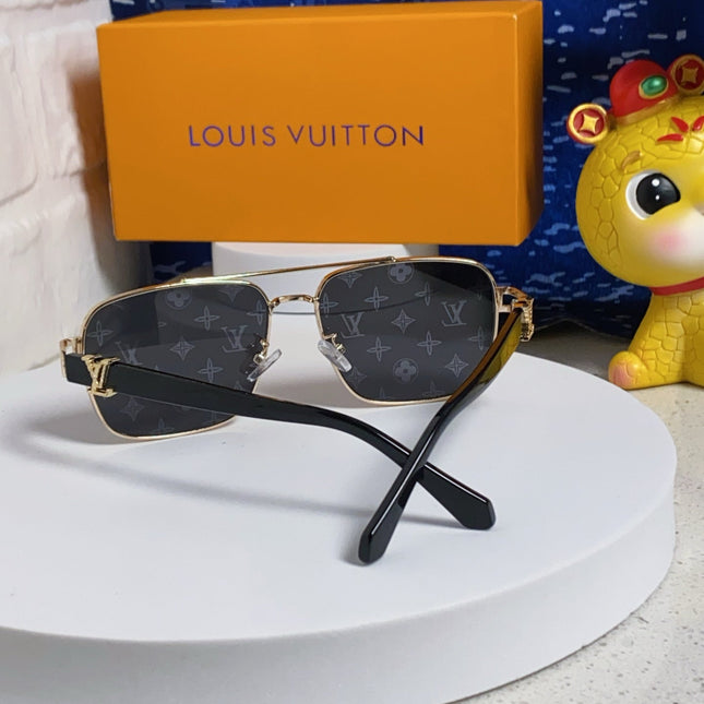 SIGNATURE SQUARE SUNGLASSES 567473 IN GOLD METAL MONOGRAM ON LENSES
