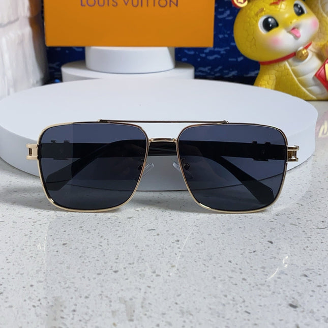SIGNATURE SQUARE SUNGLASSES 567476 IN GOLD METAL BLACK LENSES