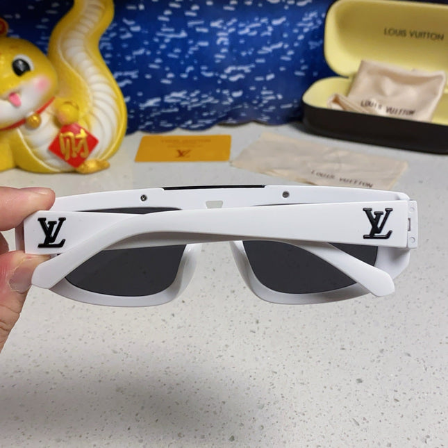 CLASH PILOT SUNGLASSES 567478 IN WHITE ACTETE BLACK METAL