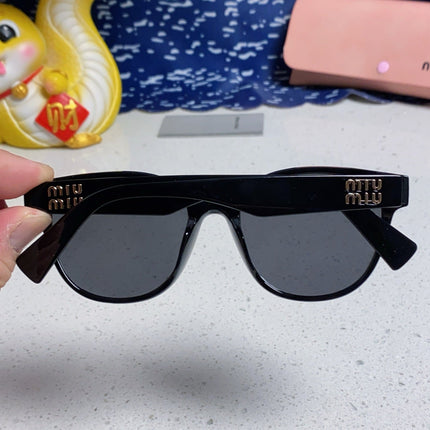 RUNWAY SUNGLASSES 567505 IN BLACK ACETATE BLACK LENSES