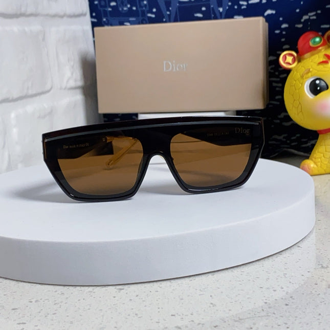 MONTAIGNE SUNGLASS CLUB M7U IN BROWN ACETATE