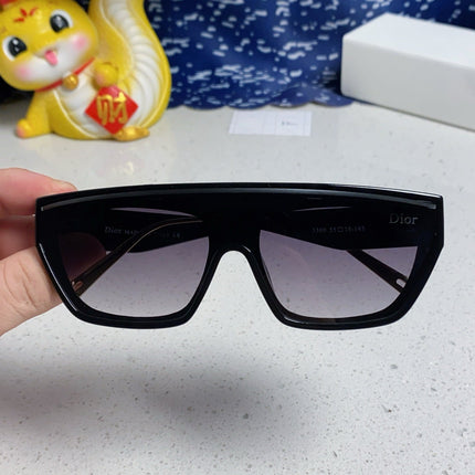 MONTAIGNE SUNGLASS CLUB M7U IN BLACK ACETATE