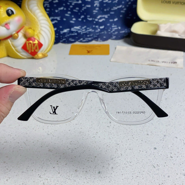 CAT EYE SUNGLASSES 570278 IN CLEAR ACETATE EMBOSSED LOGO