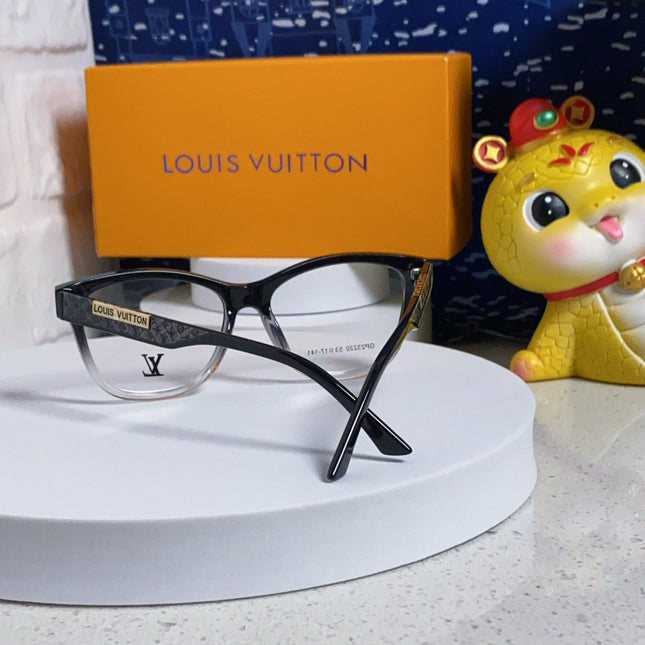 CAT EYE SUNGLASSES 570279 IN BLACK AND CLEAR ACETATE EMBOSSED LOGO