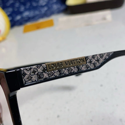 CAT EYE SUNGLASSES 570280 IN BLACK ACETATE EMBOSSED LOGO