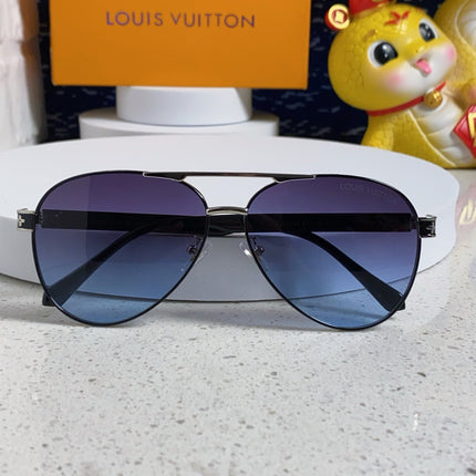 PILOT SUNGLASSES 571633 IN SILVER METAL GREY SMOKE LENSES MONOGRAM LOGO