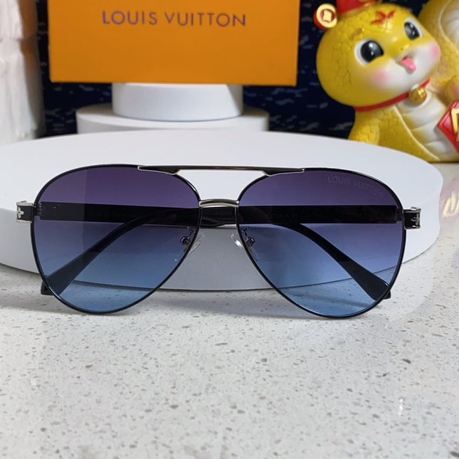 PILOT SUNGLASSES 571633 IN SILVER METAL GREY SMOKE LENSES MONOGRAM LOGO