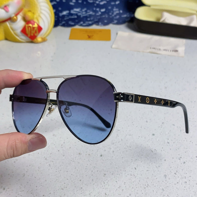 PILOT SUNGLASSES 571633 IN SILVER METAL GREY SMOKE LENSES MONOGRAM LOGO