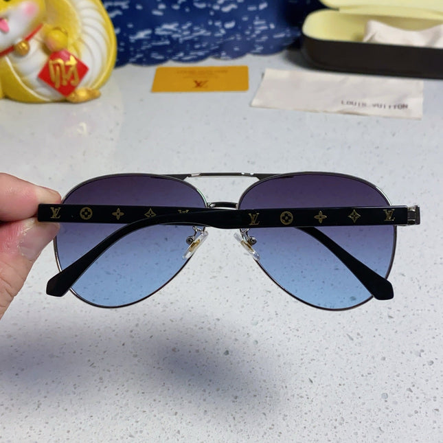 PILOT SUNGLASSES 571633 IN SILVER METAL GREY SMOKE LENSES MONOGRAM LOGO