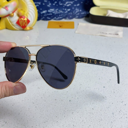 PILOT SUNGLASSES 571635 IN GOLD METAL BLACK LENSES MONOGRAM LOGO