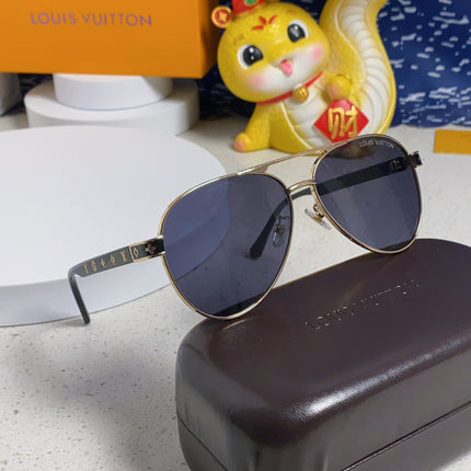 PILOT SUNGLASSES 571635 IN GOLD METAL BLACK LENSES MONOGRAM LOGO