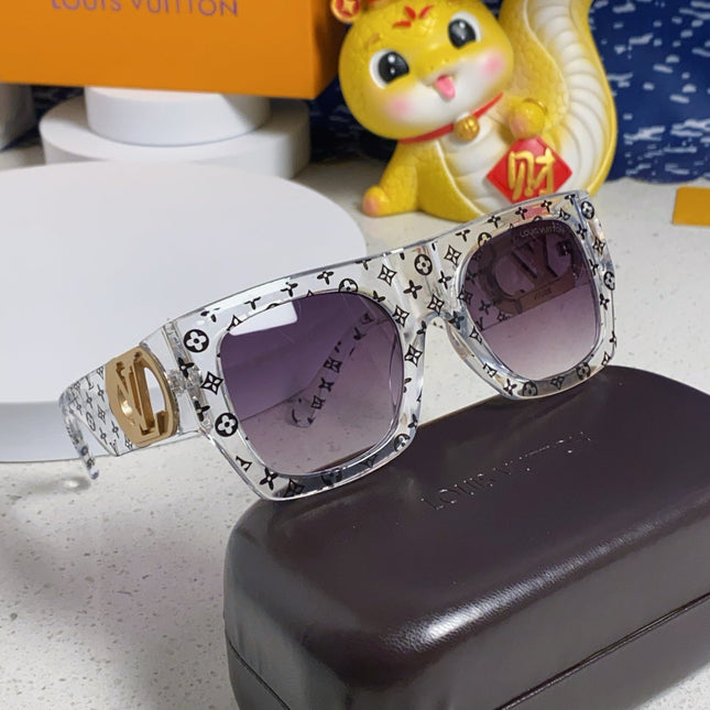 LINK SQUARE SUNGLASSES 570271 IN CLEAR ACETATE MONOGRAM LOGO ON FRAME