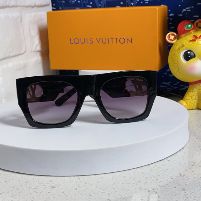 LINK SQUARE SUNGLASSES 570273 IN BLACK ACETATE GREY SMOKE LENS