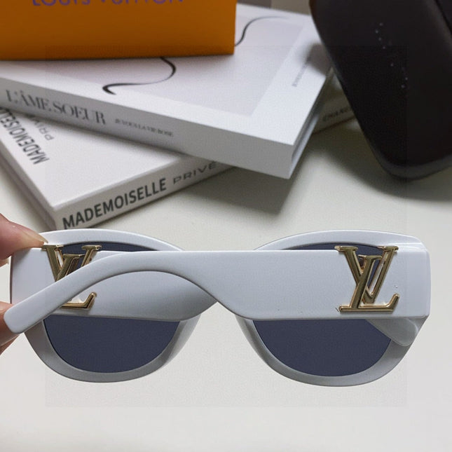 ICON CAT EYE SUNGLASSES 570248 IN WHITE ACETATE