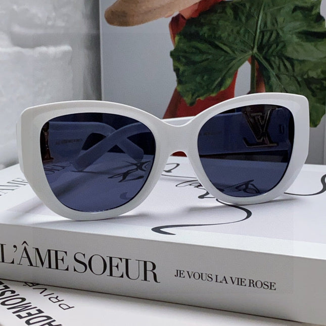 ICON CAT EYE SUNGLASSES 570248 IN WHITE ACETATE