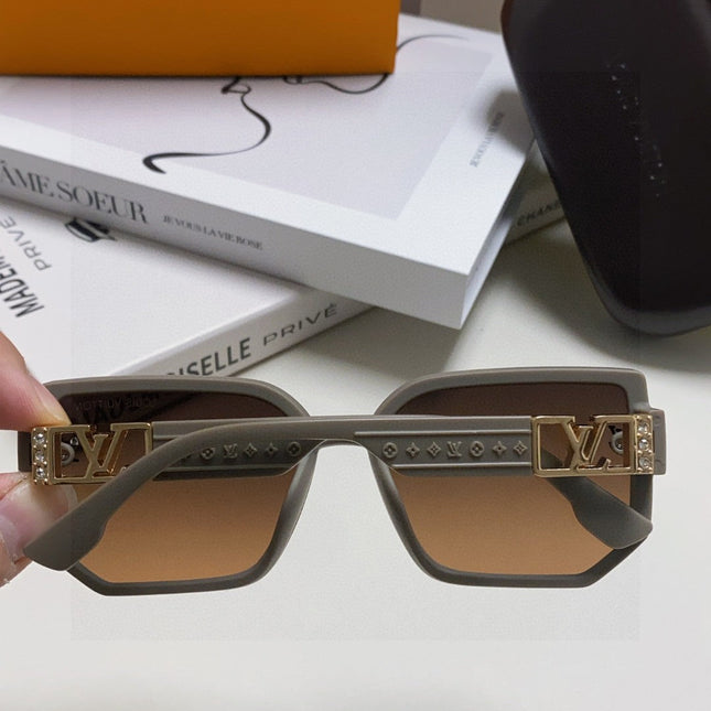 CLASH SQUARE SUNGLASSES 570250 IN GREY ACETATE