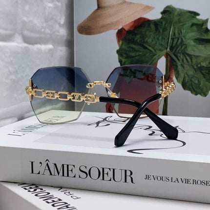 CHAIN SQUARE SUNGLASSES 570259 IN GOLD METAL GREY YELLOW SMOKE LENS