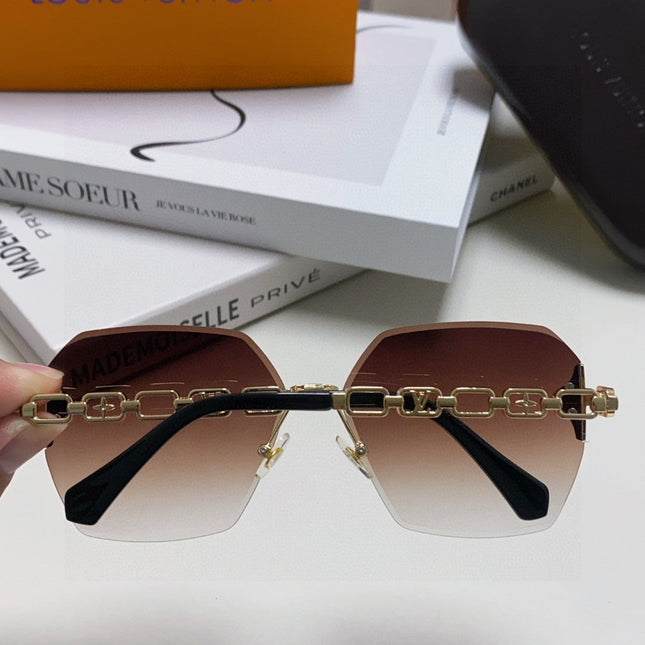 CHAIN SQUARE SUNGLASSES 570260 IN GOLD METAL BROWN SMOKE LENS
