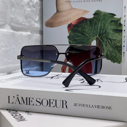 SQUARE SUNGLASSES 570263 IN BLACK METAL GREY SMOKE LENS