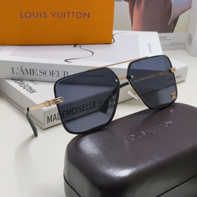 SQUARE SUNGLASSES 570265 IN GOLD METAL LOGO ON LENS