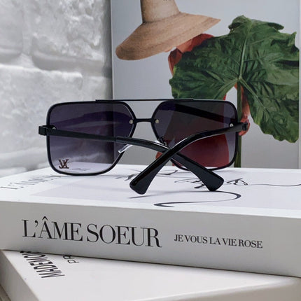 SQUARE SUNGLASSES 570266 IN BLACK METAL LOGO ON LENS