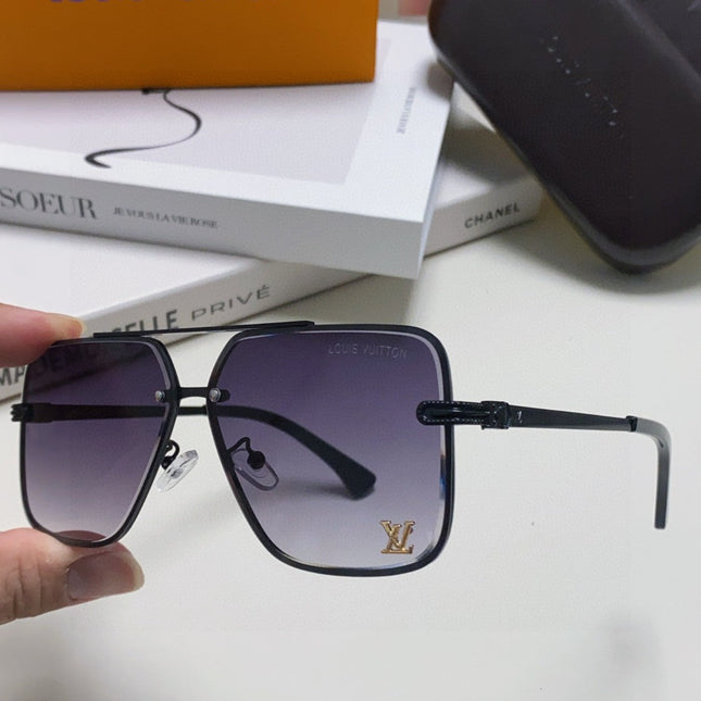 SQUARE SUNGLASSES 570266 IN BLACK METAL LOGO ON LENS