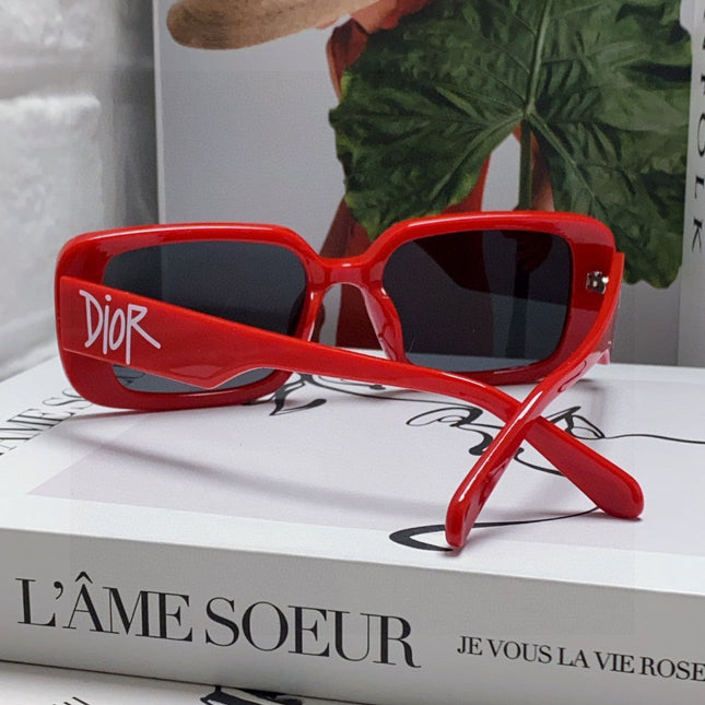 MONTAIGNE SUNGLASS 571592 IN RED ACETATE TEXT LOGO