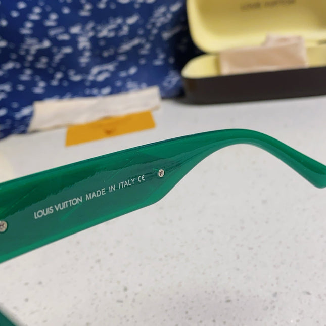CAT EYE SUNGLASSES 576882 IN GREEN AND GOLD ACETATE