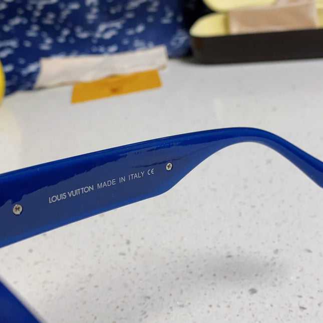 CAT EYE SUNGLASSES 576883 IN BLUE AND GOLD ACETATE