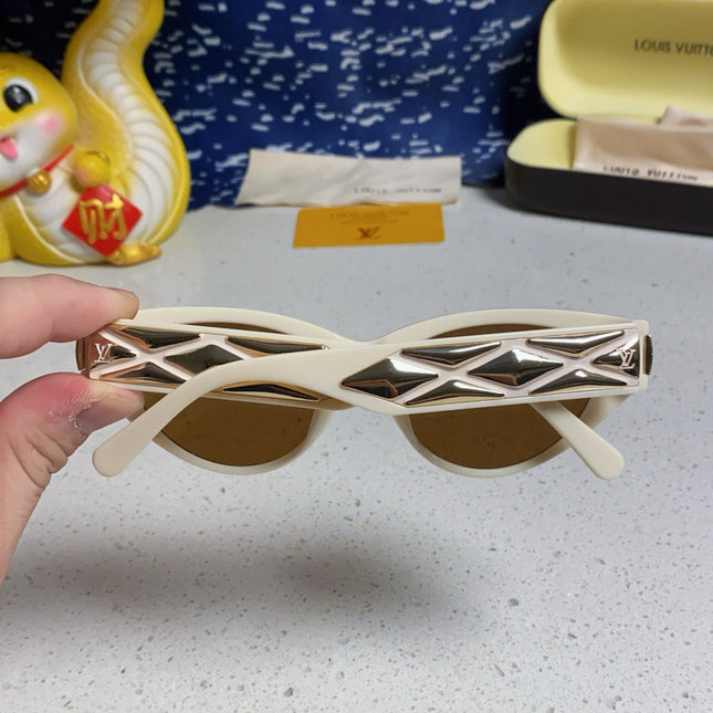CAT EYE SUNGLASSES 576884 IN IVORY AND GOLD ACETATE