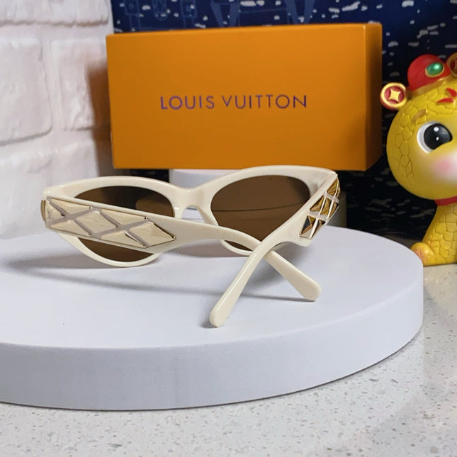 CAT EYE SUNGLASSES 576884 IN IVORY AND GOLD ACETATE