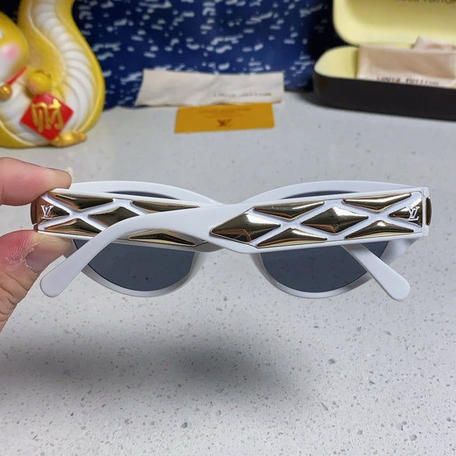 CAT EYE SUNGLASSES 576885 IN WHITE AND GOLD ACETATE