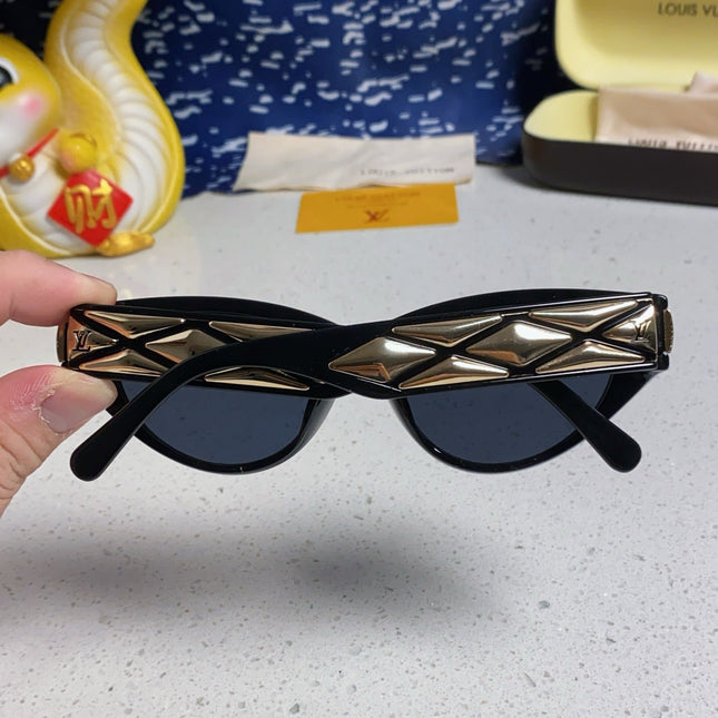 CAT EYE SUNGLASSES 576886 IN BLACK AND GOLD ACETATE