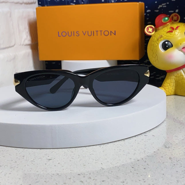 CAT EYE SUNGLASSES 576886 IN BLACK AND GOLD ACETATE